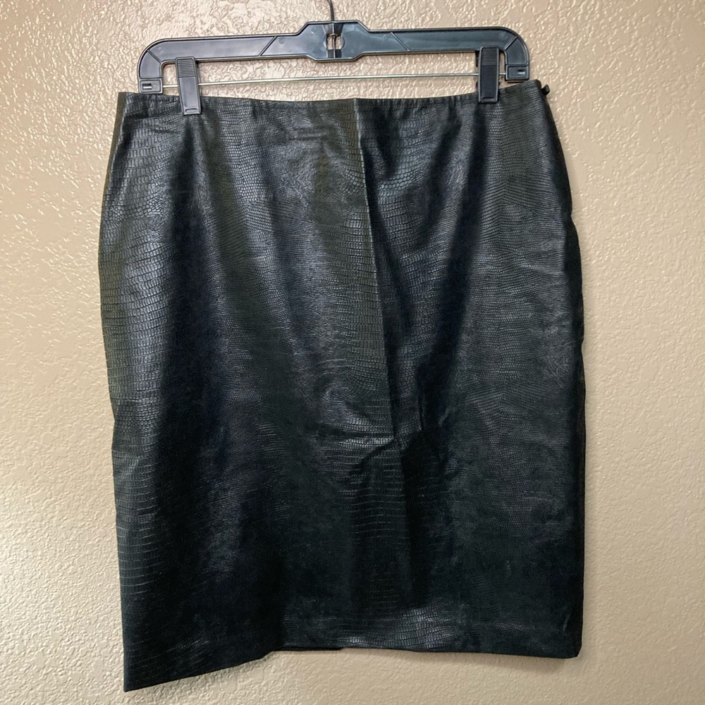 Maggie London Reptile Print Skirt (NWOT)